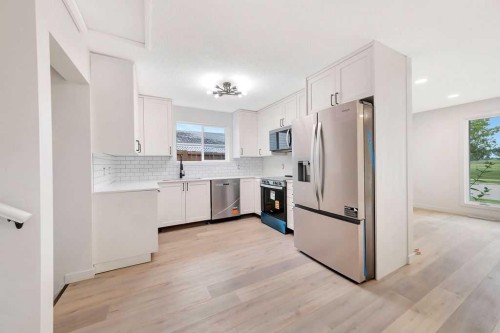2810 45 Avenue, Lloydminster, SK - Indoor Photo Showing Kitchen With Stainless Steel Kitchen