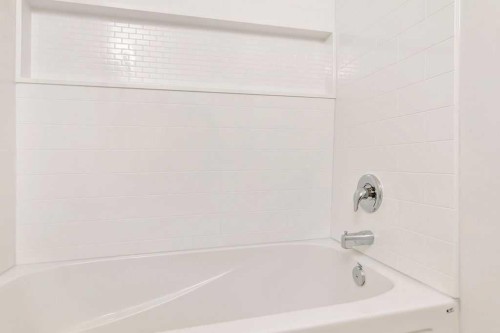 2810 45 Avenue, Lloydminster, SK - Indoor Photo Showing Bathroom