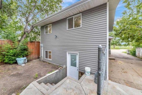 2810 45 Avenue, Lloydminster, SK - Outdoor With Exterior
