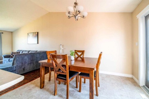 2521 11 Avenue, Wainwright, AB - Indoor Photo Showing Dining Room