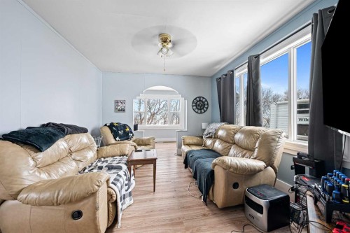 Pt Ne 12-46-21 W3, Rural, SK - Indoor Photo Showing Living Room