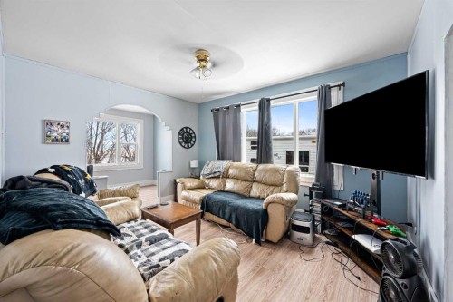 Pt Ne 12-46-21 W3, Rural, SK - Indoor Photo Showing Living Room