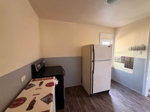 737 6 Avenue, Wainwright, AB - Indoor
