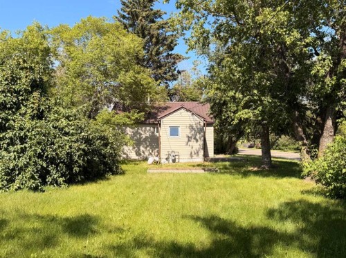 737 6 Avenue, Wainwright, AB - Outdoor