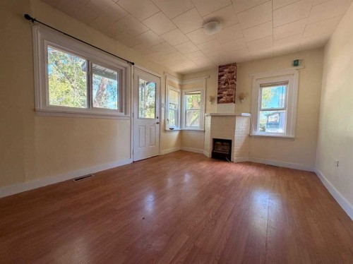 737 6 Avenue, Wainwright, AB - Indoor Photo Showing Other Room