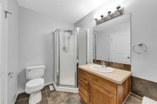 3903 70 Avenue, Lloydminster, AB - Indoor Photo Showing Bathroom