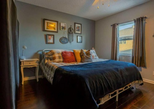 502 5 Avenue, Wainwright, AB - Indoor Photo Showing Bedroom