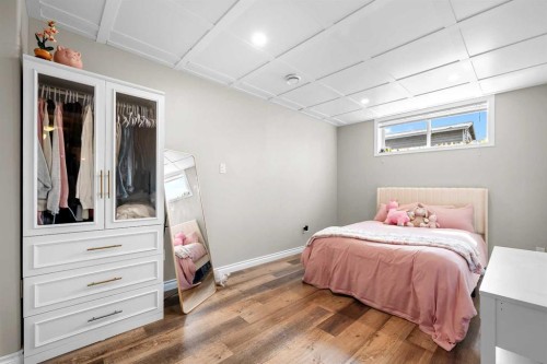 4725 54 Avenue, Kitscoty, AB - Indoor Photo Showing Bedroom