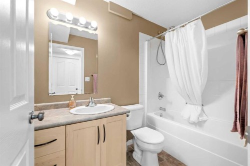 4725 54 Avenue, Kitscoty, AB - Indoor Photo Showing Bathroom