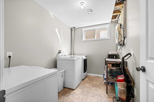 4725 54 Avenue, Kitscoty, AB - Indoor Photo Showing Laundry Room