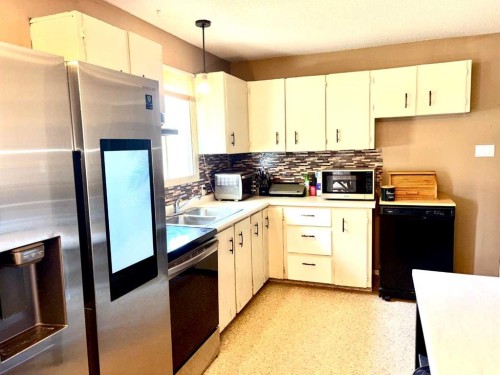 202 4 Avenue, Marwayne, AB 