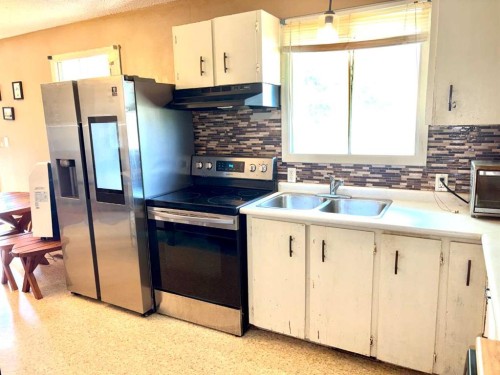 202 4 Avenue, Marwayne, AB 
