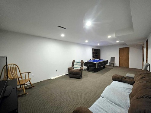 1017 12 Avenue, Wainwright, AB - Indoor