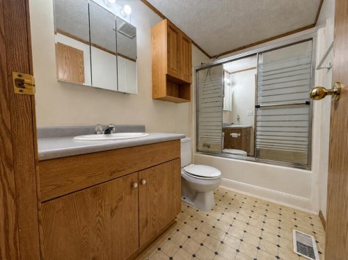 5622 51 Street, Edgerton, AB - Indoor Photo Showing Bathroom