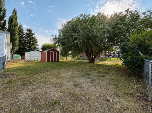 5622 51 Street, Edgerton, AB - Outdoor