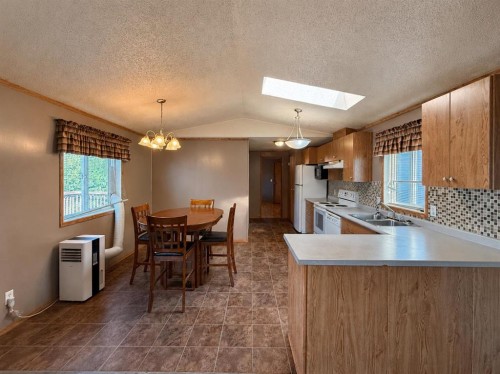 5622 51 Street, Edgerton, AB - Indoor
