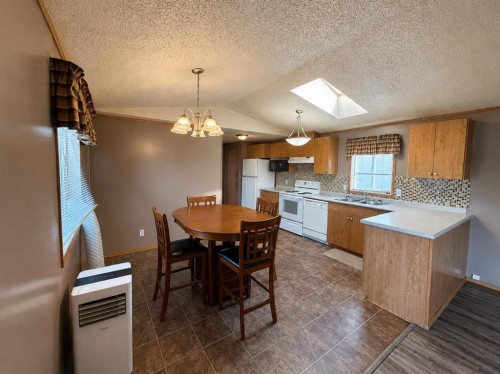 5622 51 Street, Edgerton, AB - Indoor