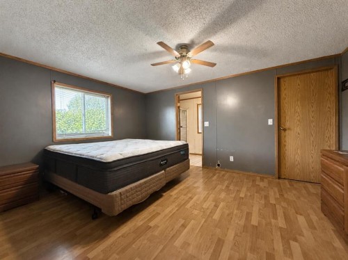 5622 51 Street, Edgerton, AB - Indoor Photo Showing Bedroom