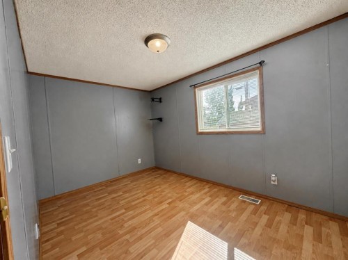 5622 51 Street, Edgerton, AB - Indoor Photo Showing Other Room