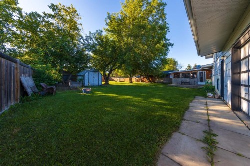 3007 52 Avenue, Lloydminster, AB - Outdoor