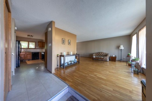 3007 52 Avenue, Lloydminster, AB - Indoor Photo Showing Other Room