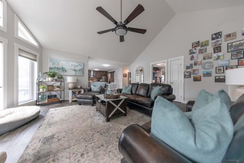 4 Sandpiper Estates, Sandy Beach, AB - Indoor Photo Showing Living Room