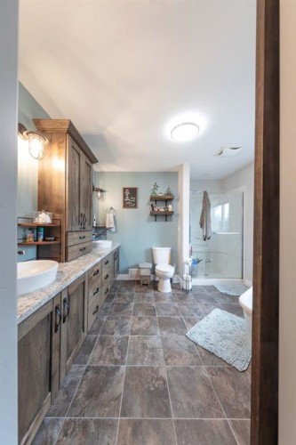 4 Sandpiper Estates, Sandy Beach, AB - Indoor Photo Showing Bathroom