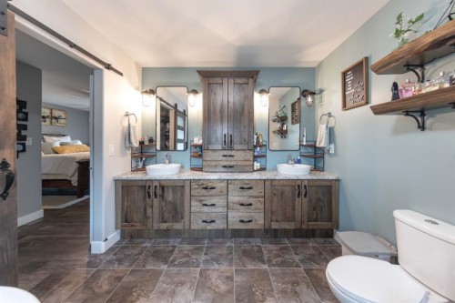 4 Sandpiper Estates, Sandy Beach, AB - Indoor Photo Showing Bathroom