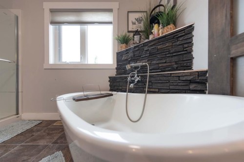 4 Sandpiper Estates, Sandy Beach, AB - Indoor Photo Showing Bathroom