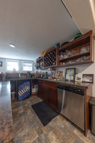 4 Sandpiper Estates, Sandy Beach, AB - Indoor Photo Showing Kitchen