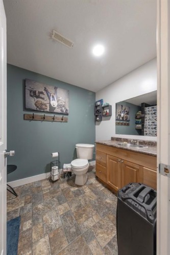 4 Sandpiper Estates, Sandy Beach, AB - Indoor Photo Showing Bathroom
