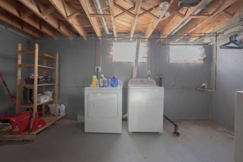 63-305 5 Street, Wainwright, AB - Indoor Photo Showing Laundry Room