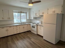 3-5416 46 Street  Lloydminster, AB T9V 0E4