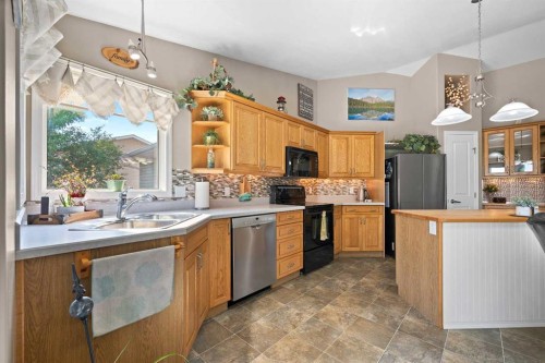 5014 53 Avenue, Kitscoty, AB - Indoor Photo Showing Kitchen With Double Sink
