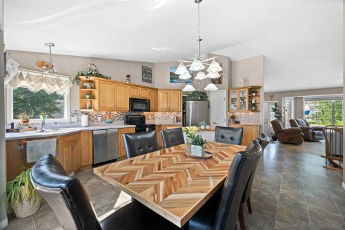 5014 53 Avenue, Kitscoty, AB - Indoor Photo Showing Dining Room