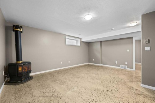 5014 53 Avenue, Kitscoty, AB - Indoor