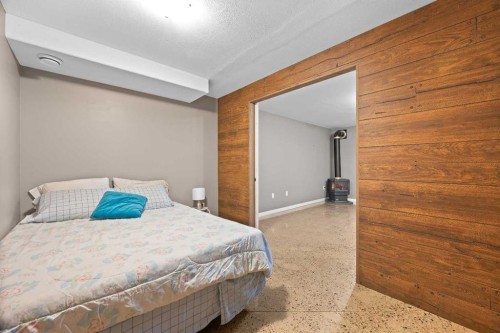 5014 53 Avenue, Kitscoty, AB - Indoor Photo Showing Bedroom
