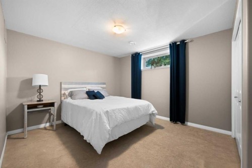 5014 53 Avenue, Kitscoty, AB - Indoor Photo Showing Bedroom