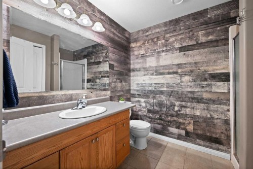 5014 53 Avenue, Kitscoty, AB - Indoor Photo Showing Bathroom