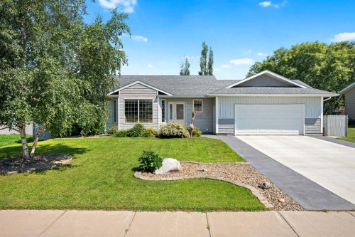 5014 53 Avenue, Kitscoty, AB - Outdoor With Facade