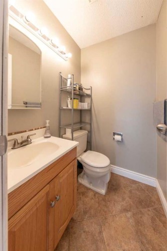 4705 52 Street, Kitscoty, AB - Indoor Photo Showing Bathroom