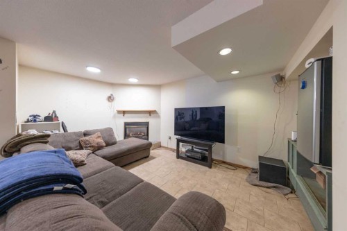 4705 52 Street, Kitscoty, AB - Indoor With Fireplace