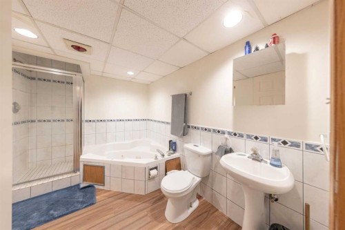 4705 52 Street, Kitscoty, AB - Indoor Photo Showing Bathroom