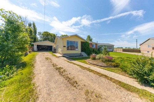 4705 52 Street, Kitscoty, AB - Outdoor