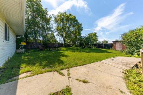 4705 52 Street, Kitscoty, AB - Outdoor