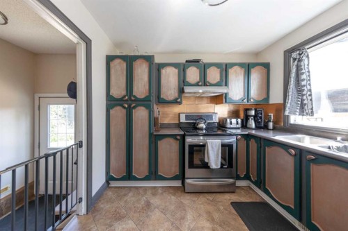4705 52 Street, Kitscoty, AB - Indoor Photo Showing Kitchen