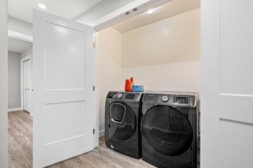 6015 17 Street, Lloydminster, AB - Indoor Photo Showing Laundry Room