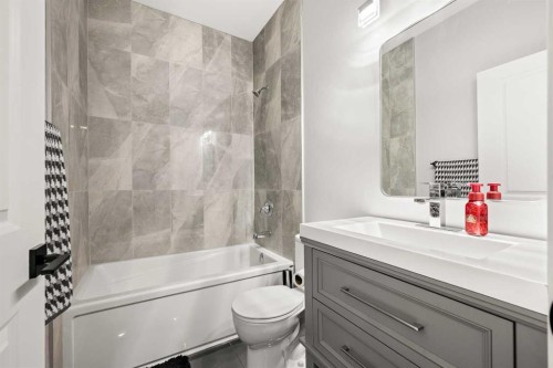 6015 17 Street, Lloydminster, AB - Indoor Photo Showing Bathroom