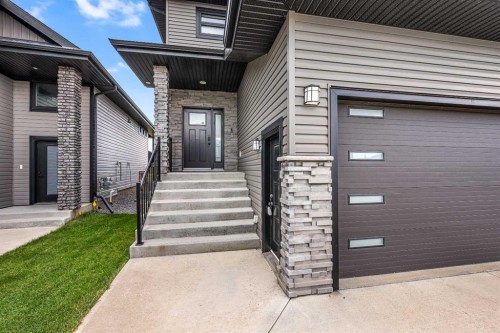6015 17 Street, Lloydminster, AB - Outdoor