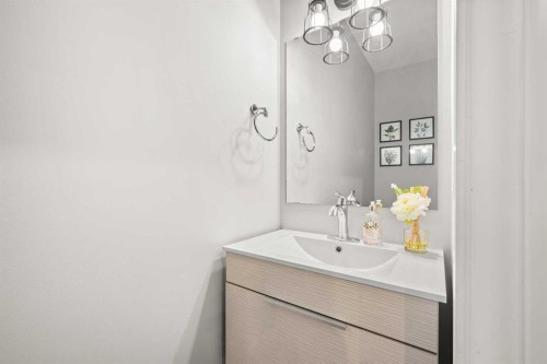 6015 17 Street, Lloydminster, AB - Indoor Photo Showing Bathroom